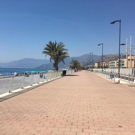 Casa Mare - 250M Dalla Spiaggia Lägenhet Vallecrosia Exteriör bild