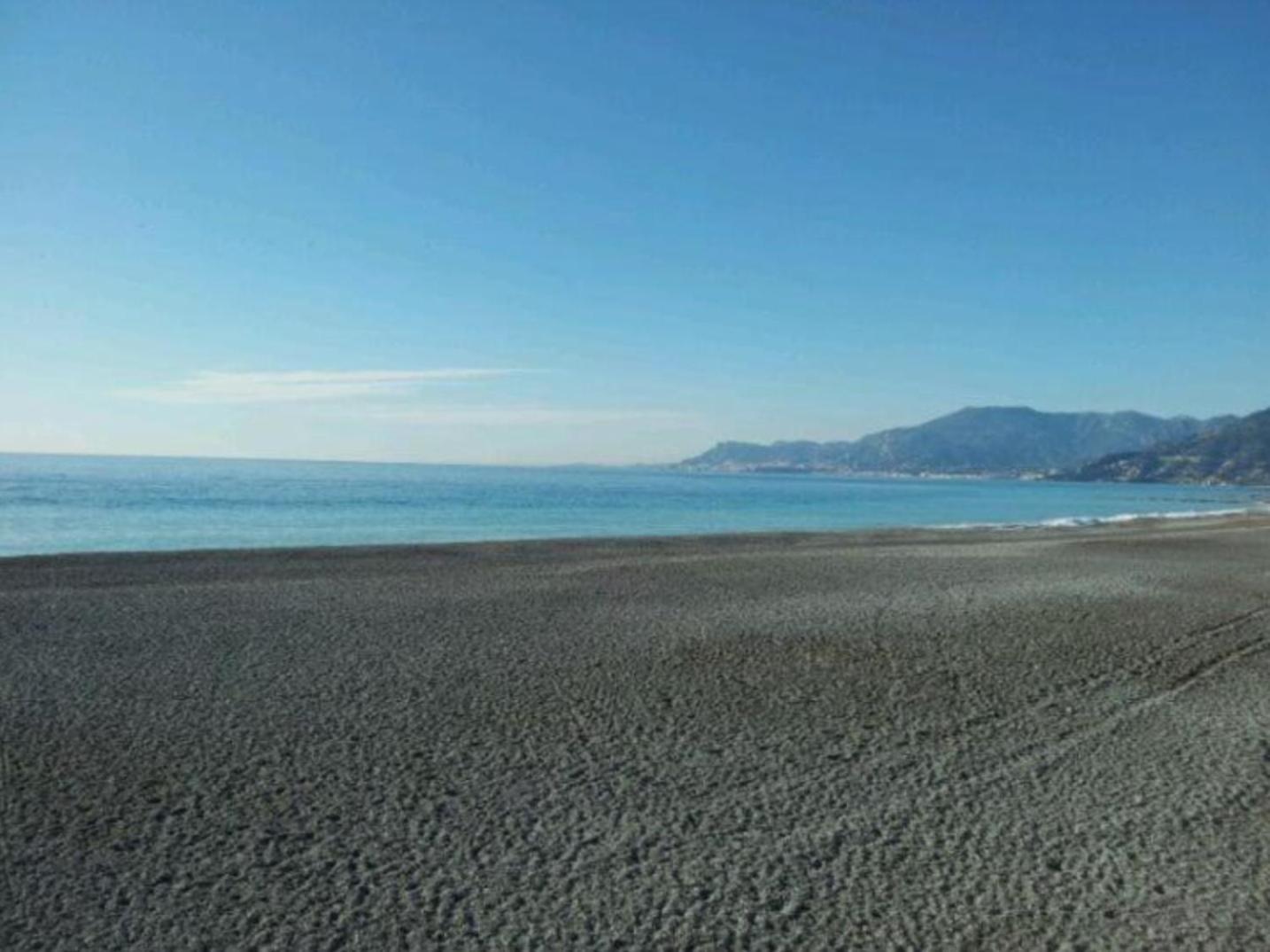 Casa Mare - 250M Dalla Spiaggia Lägenhet Vallecrosia Exteriör bild